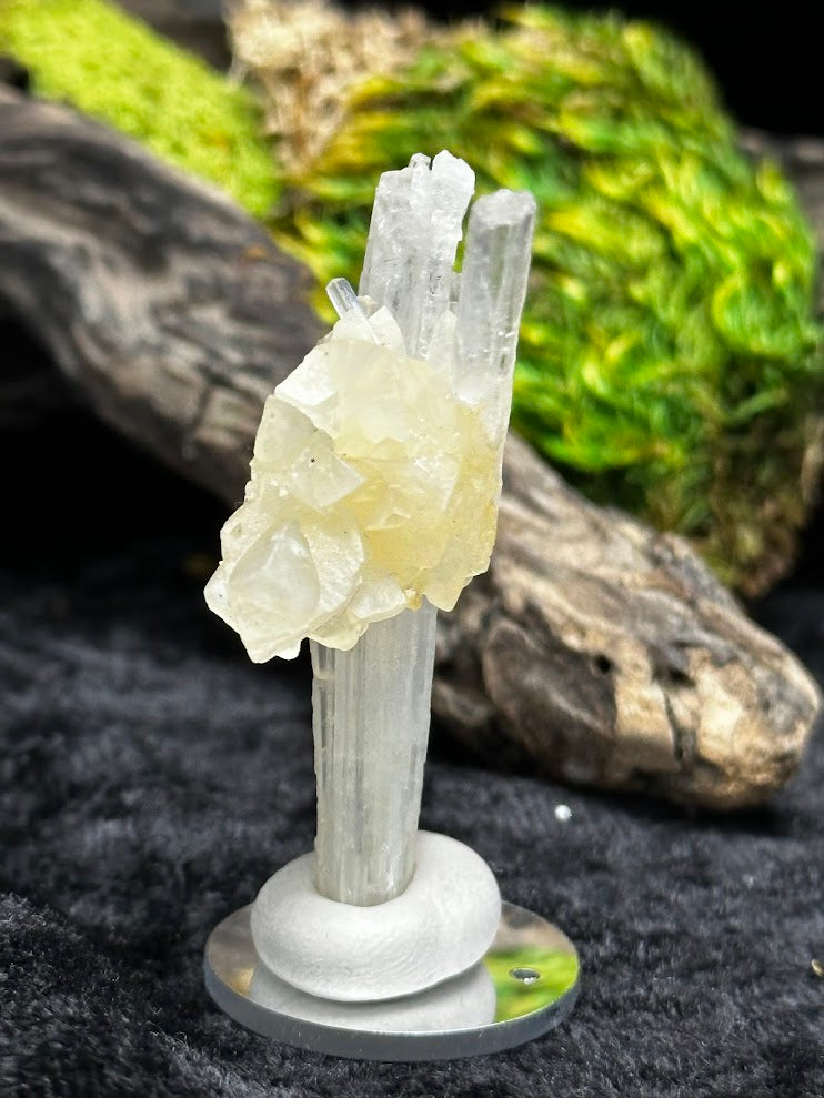 Scolecite with Calcite