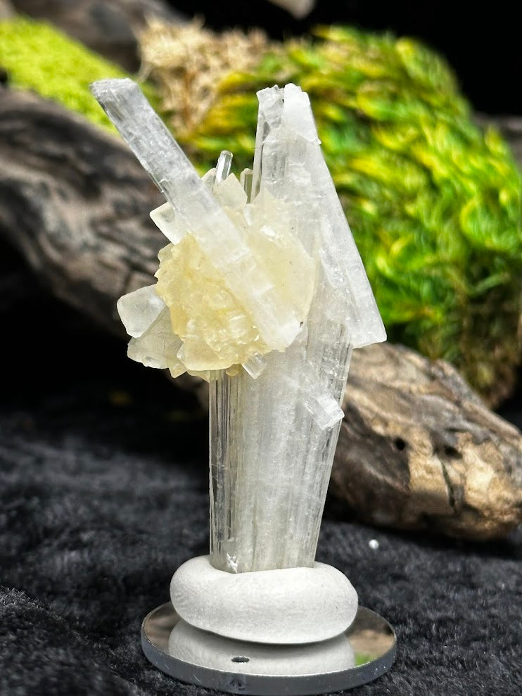 Scolecite with Calcite