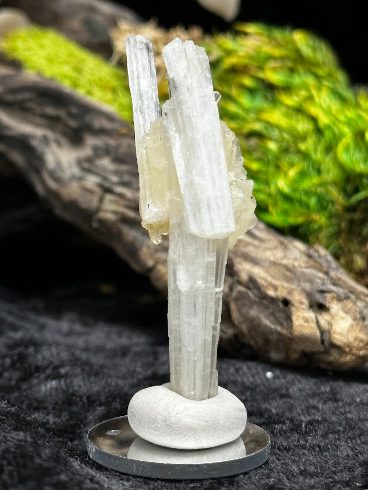 Scolecite with Calcite