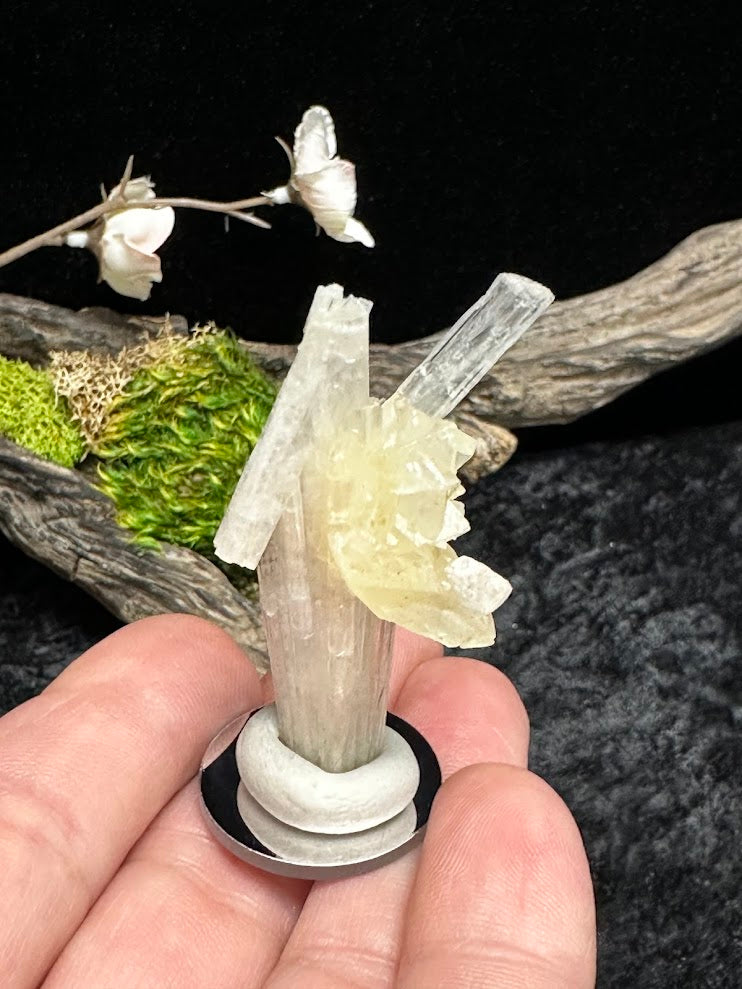 Scolecite with Calcite
