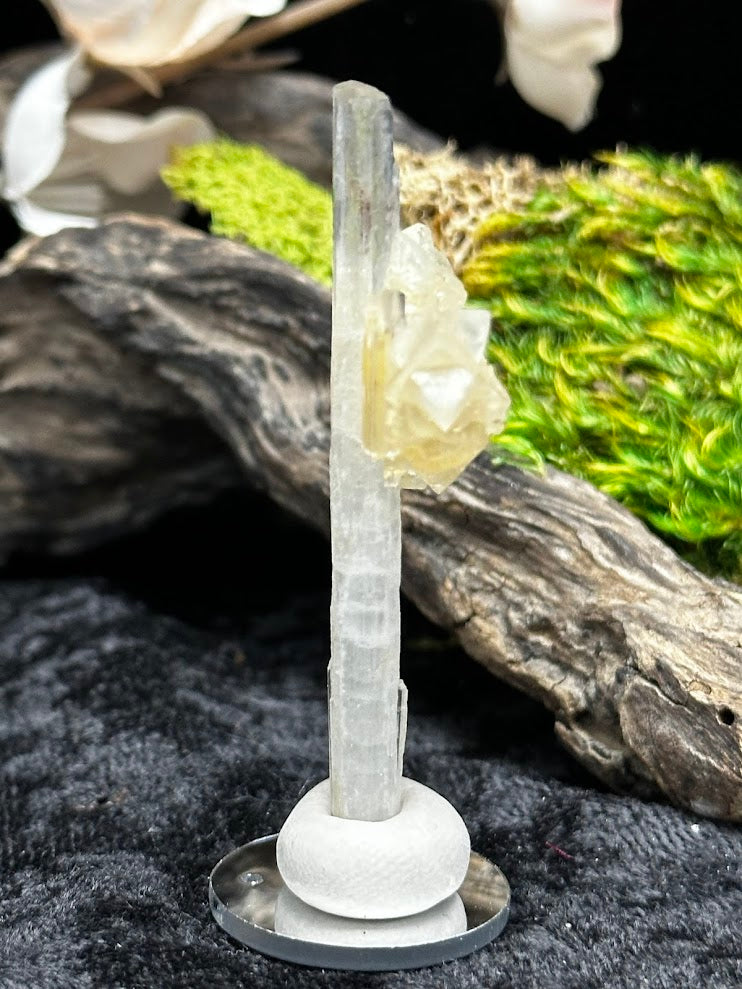 Scolecite with Calcite