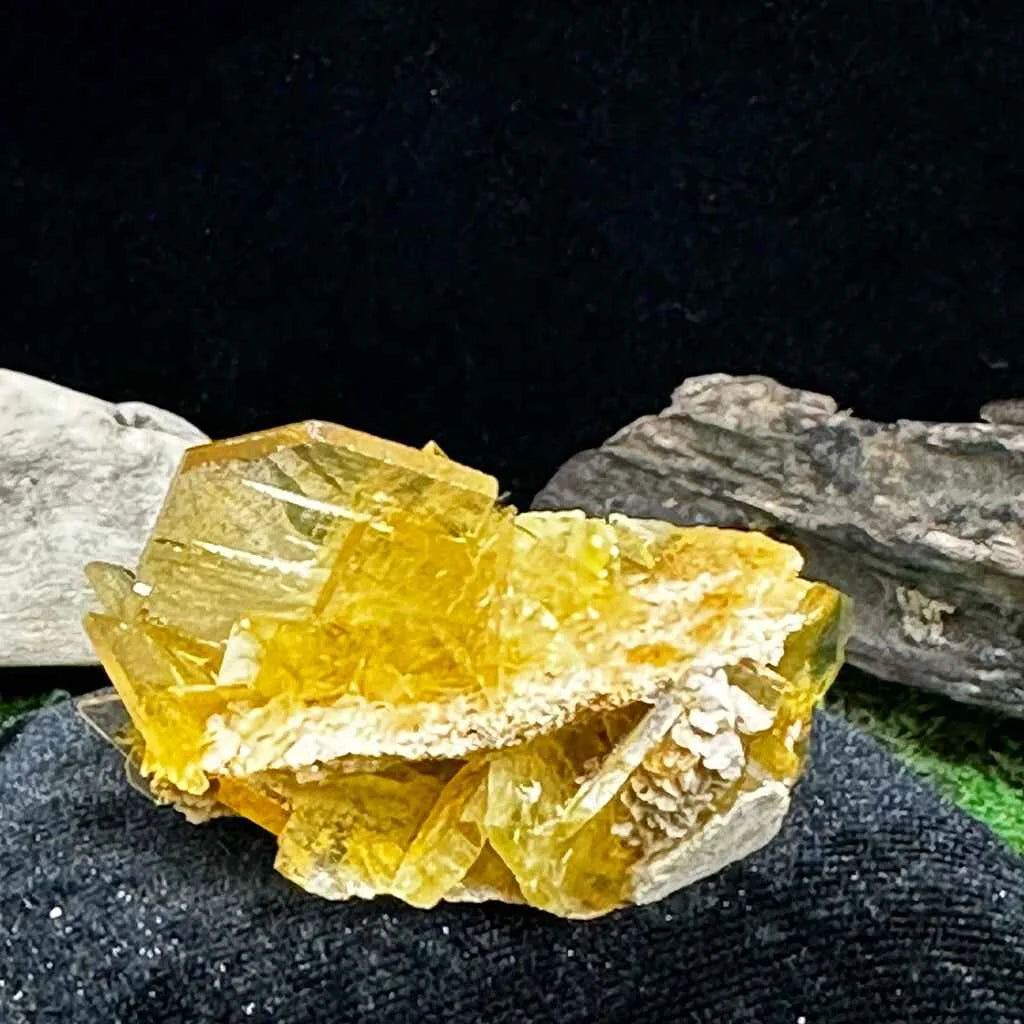 1.5" Glass Windowpane Yellow Barite D