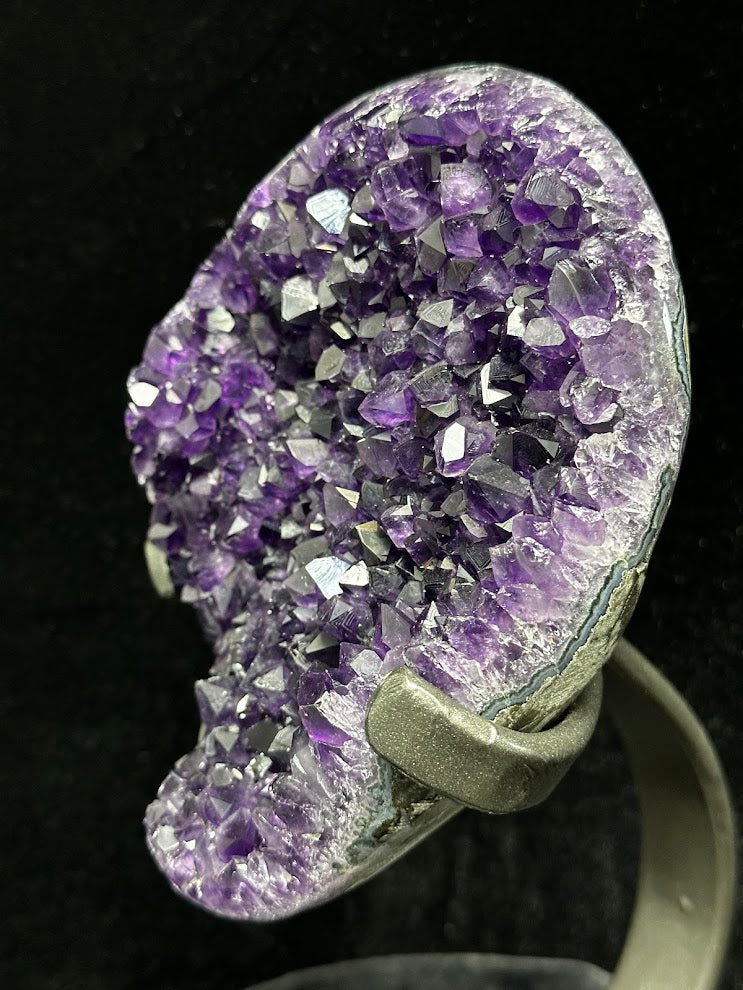 D-Uruguay Amethyst With Custom Stand
