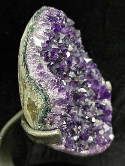 D-Uruguay Amethyst With Custom Stand