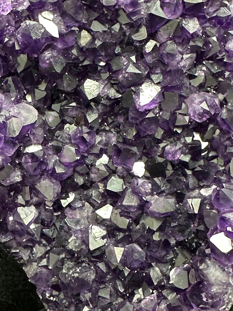 D-Uruguay Amethyst With Custom Stand