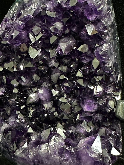 E-Uruguay Amethyst With Custom Stand