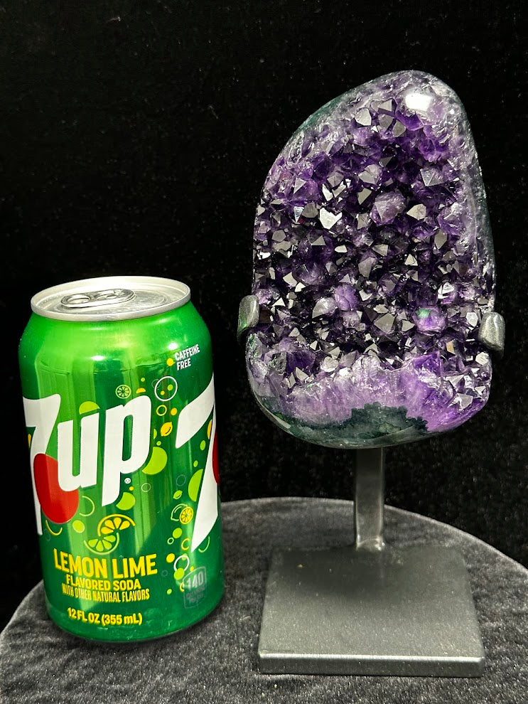 E-Uruguay Amethyst With Custom Stand