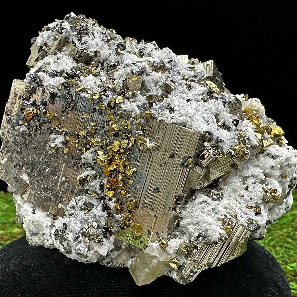 3" Medium Pyrite Cubes B